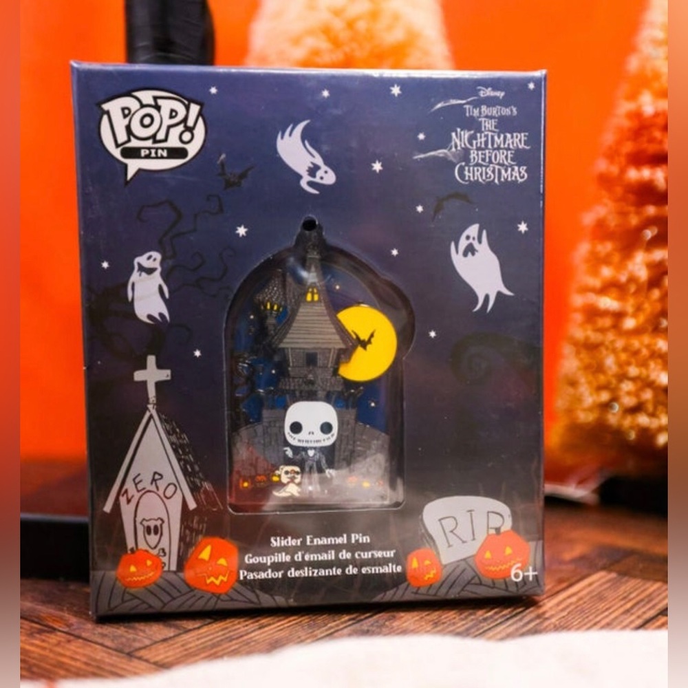 LOUNGEFLY PIN JACK